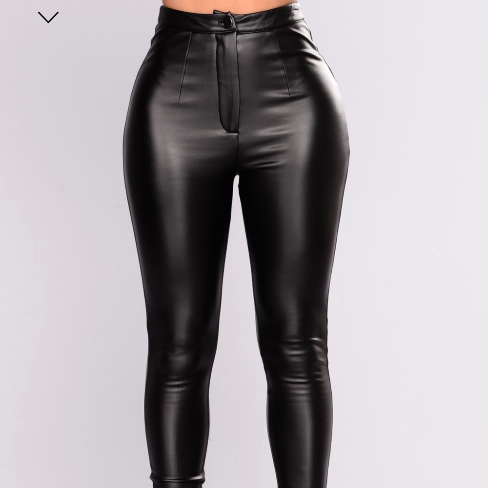 Fashion Nova High Wasted Leather Pants Black 🐈‍⬛